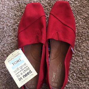 NEW red Toms